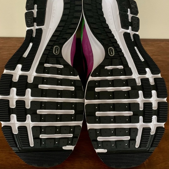 Women’s NIKE Air Pegasus + running shoes - 10.5 NEW